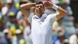 Ashes 2013-14: James Anderson backed by England's bowling coach David Saker